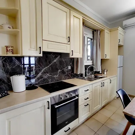 Polikarpos Villa Tsoukaládhes