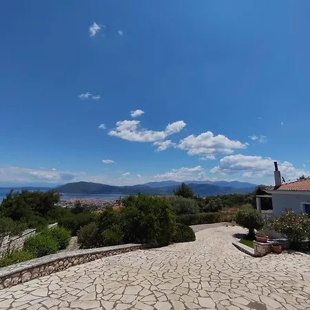 Polikarpos Vila Tsoukaládhes