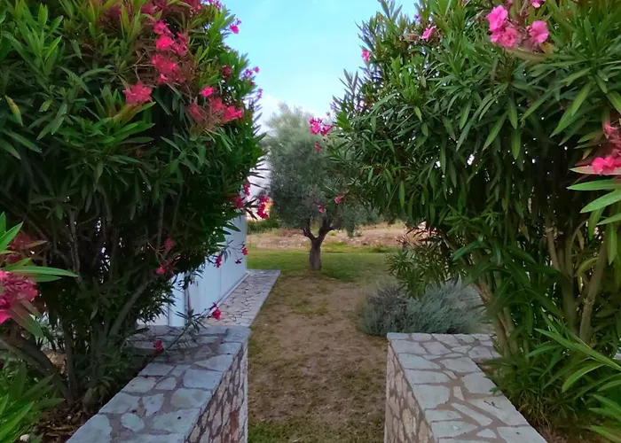 Polikarpos Villa Tsoukaládhes
