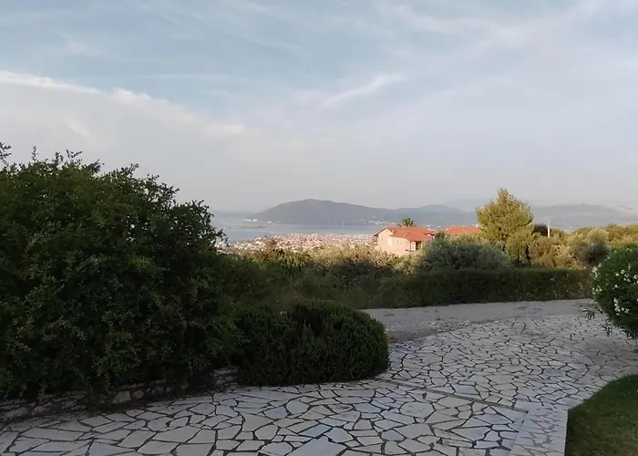 Polikarpos Tsoukaládhes